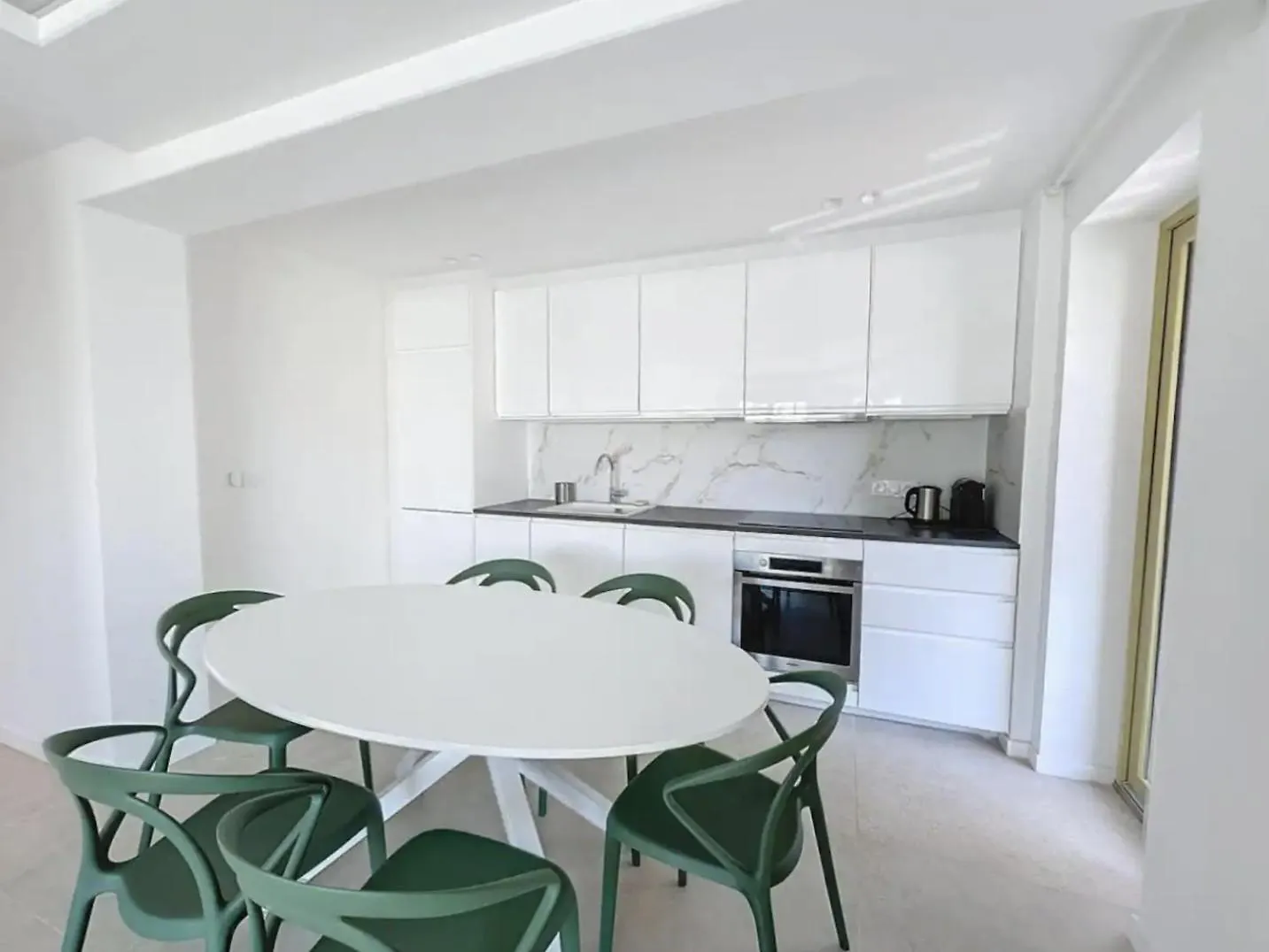 Modern 2 Bedroom In The Heart Of Cannes 0*,  France