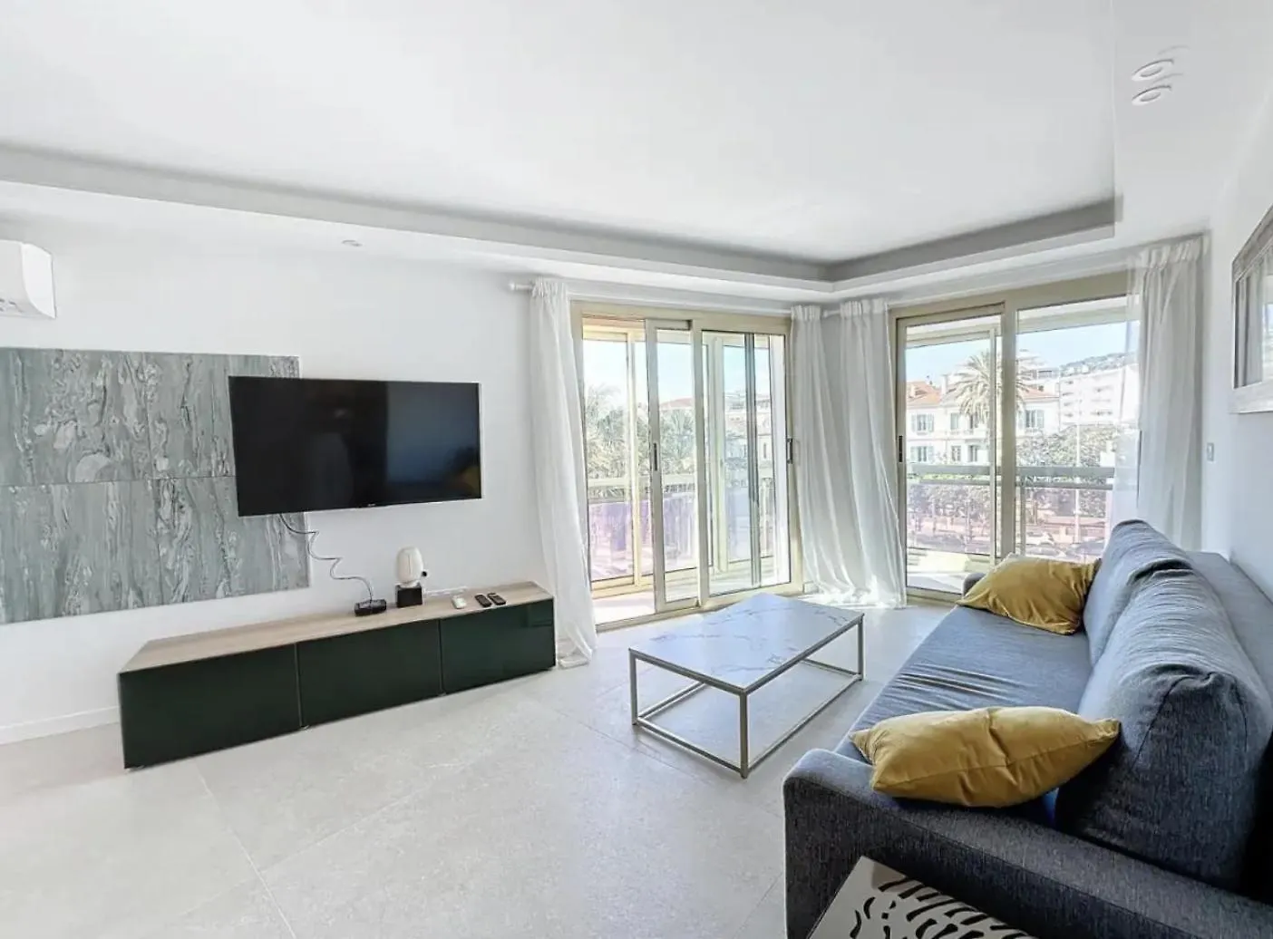 Modern 2 Bedroom In The Heart Of Cannes
